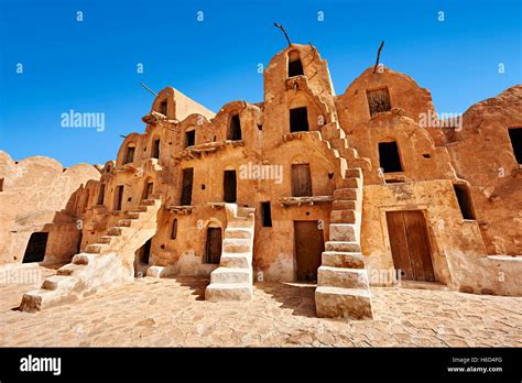 Traditional buildings in tunisia hi-res stock photography and images