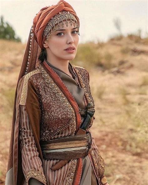 Pin di periko ! su turkic inspo’ | Donne, Moda donna, Donna