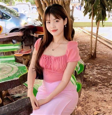 👸-𝐊𝐡𝐢𝐧 𝐒𝐡𝐰𝐞 𝐘𝐞𝐞 𝐋𝐢𝐧 🇲🇲 | Nice dresses, Asian beauty, Myanmar dress design