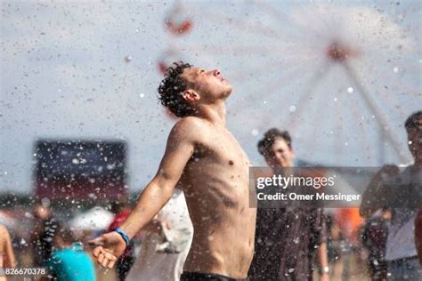 Woodstock Festival Music Photos and Premium High Res Pictures - Getty ...
