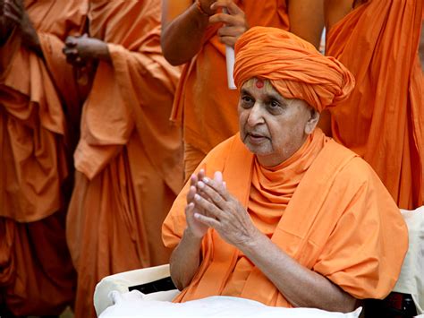 Lord Swaminarayan: Pramukh Swami Maharaj Photos