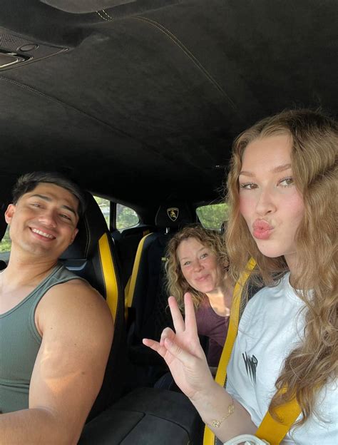 Sondrablust - Sondrablust added a new photo.