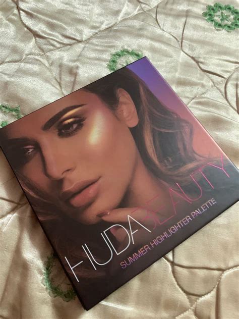 Huda Beauty Summer Highlighter, Beauty & Personal Care, Face, Makeup on Carousell