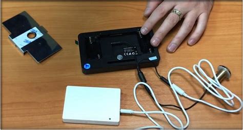 Дверной глазок iHome GLAZ с удаленным доступом через Wi-Fi