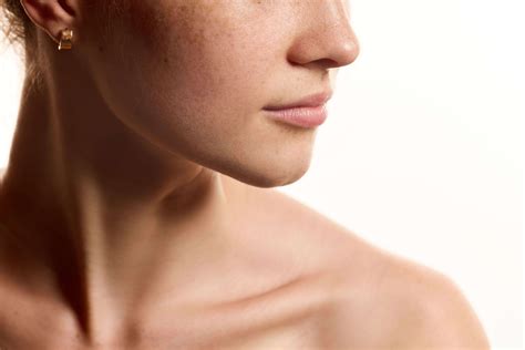 Surgical & Non-Surgical Options to Reduce a Double Chin | Cosmetic