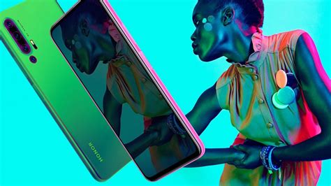С четверной камерой наголо и с экраном без всяких вырезов. Honor 20 Pro ...