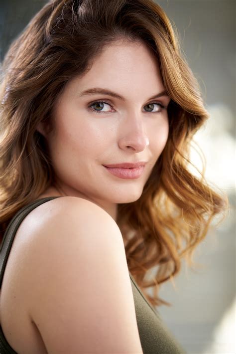 Olivia Grace Applegate Nude