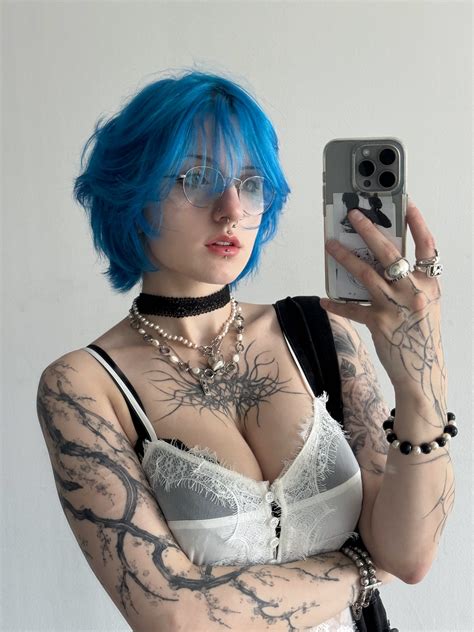 lyra (@lyracrowo) • Instagram photos and videos