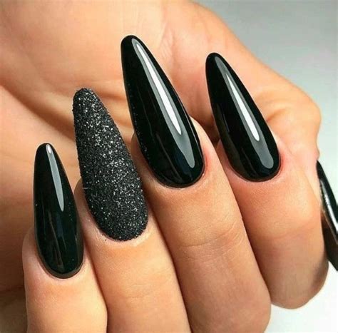 Unhas Na Cor Preta - 18 sugestões de unhas decoradas pretas para você arrasar - Eu Total