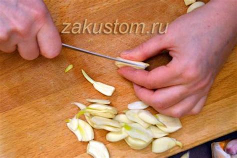 Как высушить лук в духовке: Сушеный лук в духовке. Домашняя приправа из ...
