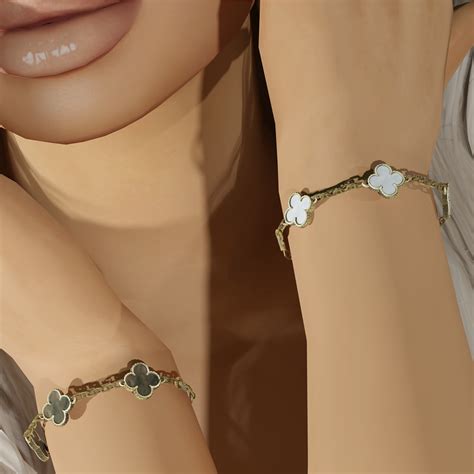 Luxe Clover Bracelet - The Sims 4 Create a Sim - CurseForge