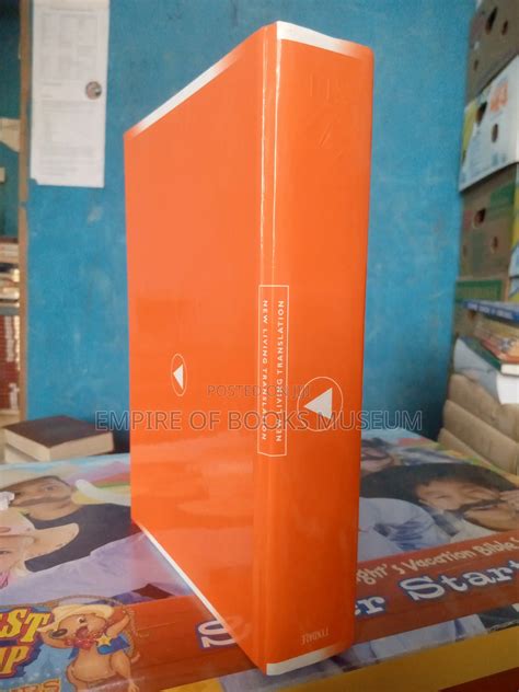 Student's Life Application Study Bible: NLT Hardback in Ga West