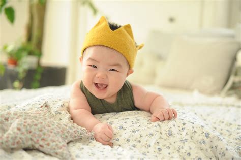 [フリー写真] 笑顔の赤ちゃんでアハ体験 | GAHAG | 著作権フリー写真・イラスト素材集 - GAHAG | 著作権フリー写真・イラスト素材集