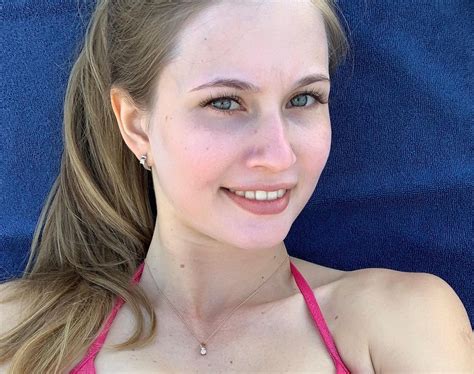 Stella Cardo biography, 33 Photos, Age, Height, Real Name, Instagram ...