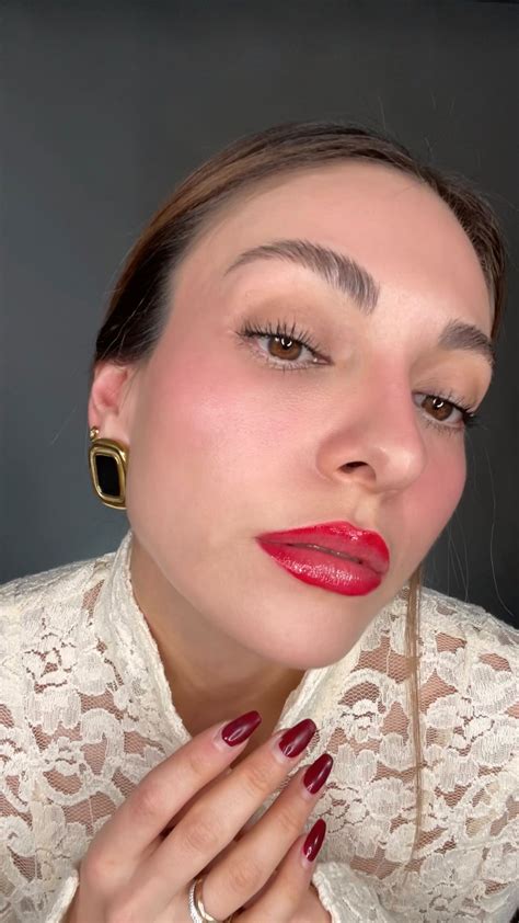 Anna Sarelly (@annasarelly) • Instagram photos and videos