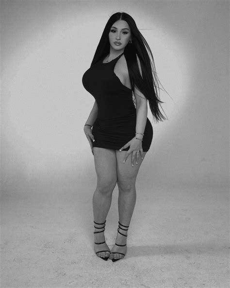 Desiree Markovich (@desireemarkovichh) • Instagram photos and videos