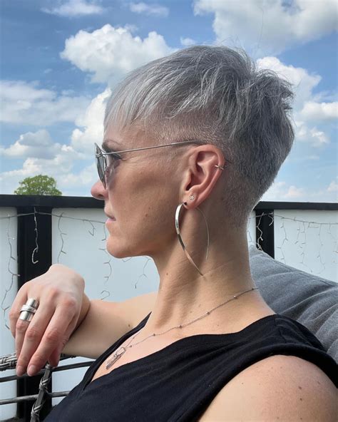 23 Pixie Haircuts For Women Over 50 | Fabbon