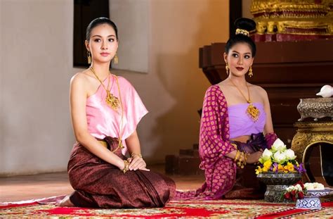 Premium Photo | Beautiful thai girl in pink traditional dress costume ...