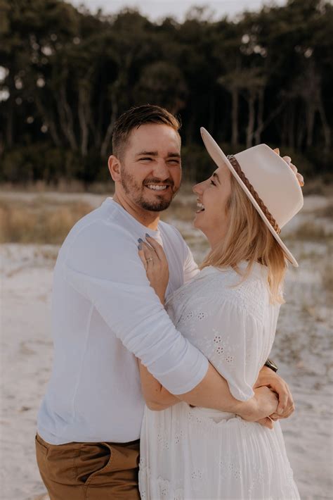 Sunny Hilton Head Beach Photography Session: Robyn & Matthew - Intimate