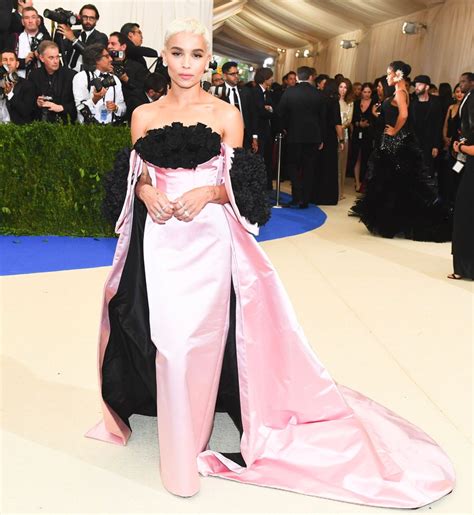 NURU THE LIGHT: ZOE KRAVITZ AT THE MET GALA!!!