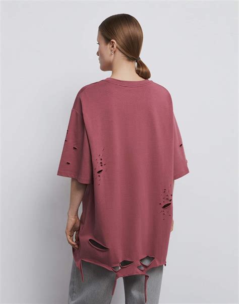 Розовая футболка oversize с рваным дизайном и принтом GKT022659-2 ...