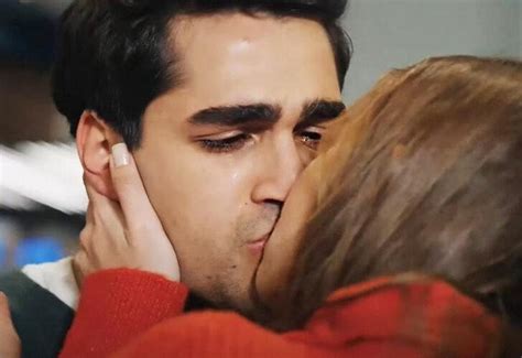 Mert Ramazan Demir ve Afra Saraçoğlu'ndan Açıklama - Onedio