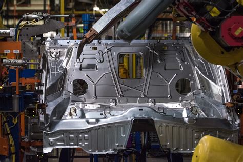 gm pauses mexico pickup truck plant 3