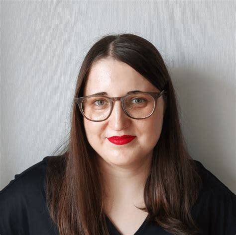 Elena Batova: Author of articles on email marketing at Selzy