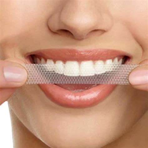Crest 3D White Glamorous Whitestrip Dental Teeth Whitening Strips Kit ...