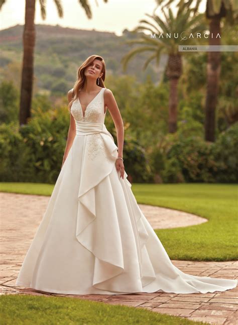 ALBANIA - Wedding dresses | Manu Garcia