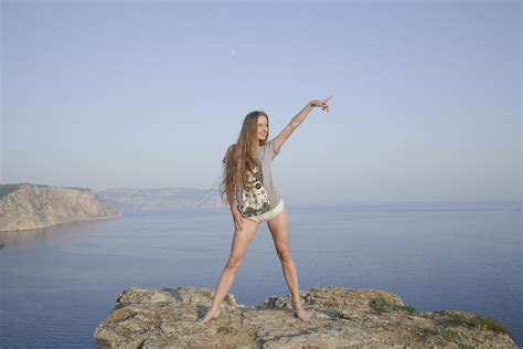 Taya Karpenko, cameltoe, women, barefoot, smiling, Ukrainian women