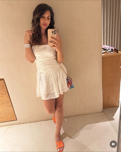 Sheena Melwani's feet