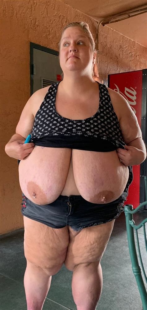 gigantic tits sunnie