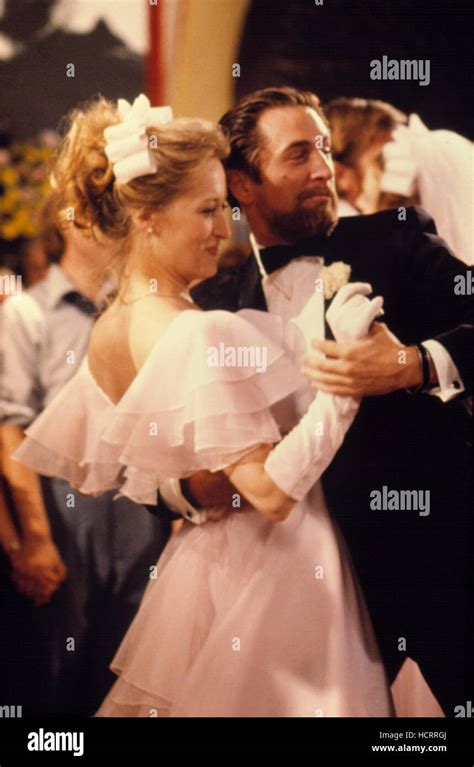 THE DEER HUNTER, Meryl Streep, Robert De Niro, 1978, (c) Universal ...
