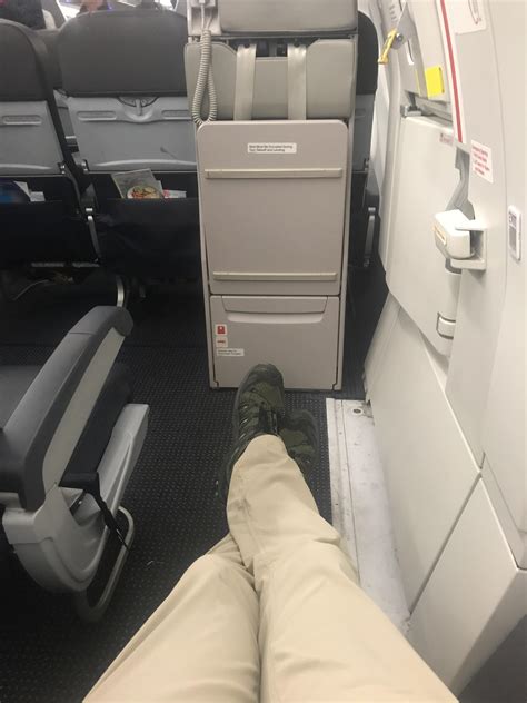 Connecting flight from previous post: praise Odin! : r/tall
