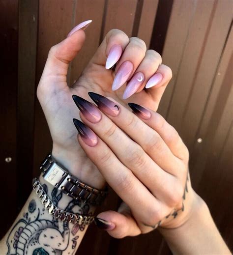 Pin on Ногти | Best acrylic nails, Goth nails, Edgy nails