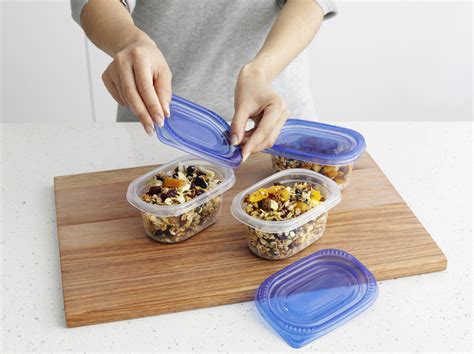 how to clean cloudy plastic