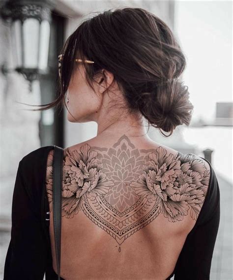 Женские татуировки на спине: Преимущества | 45+ фото | VeAn Tattoo
