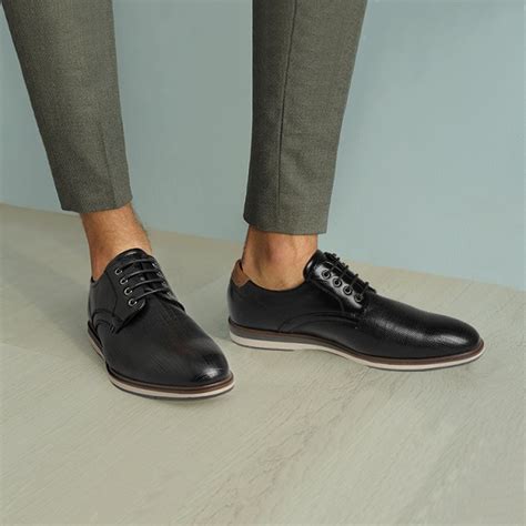 6 Comfortable Black Dress Sneakers For Men