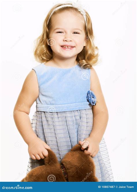 Belle petite fille image stock. Image du famille, expression - 10807487