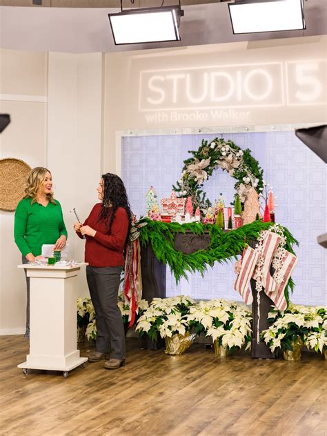 Studio 5 – Modern Display