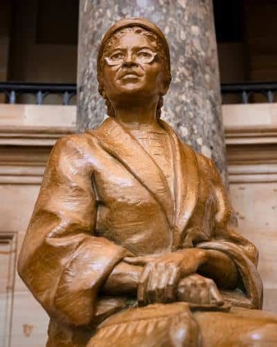 Rosa Parks statue - Zinn Education Project