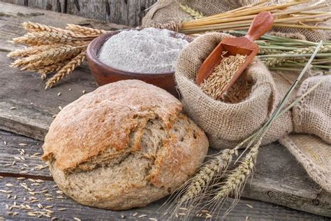 Почему цельнозерновая мука полезнее обычной?