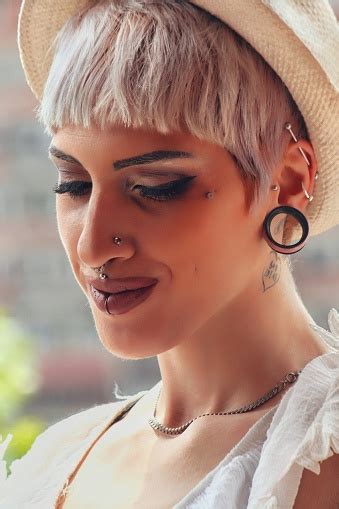 piercing pictures   images  unsplash