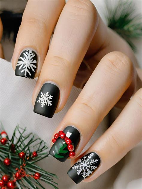 25 Festive Black Christmas Nail Designs To Try