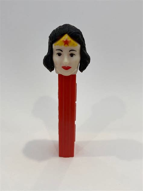 Vintage 1997 Wonder Woman PEZ Dispenser. – lepicker