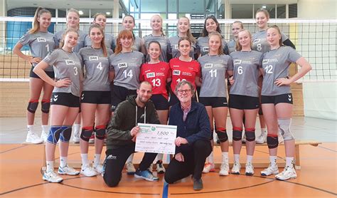 jugendberufsfoerderung erfurt spende fuer das swe volley team