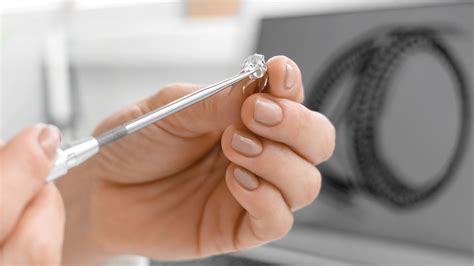 Jewellery’s Tech Revolution: How Innovation is Shaping the In - Al Romaizan