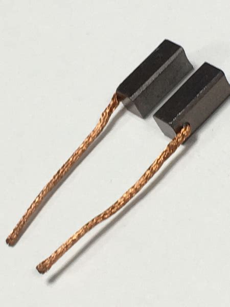 Щетка для мотора печки отопителя универсальная 8 x 8 x 19 mm с боковым ...
