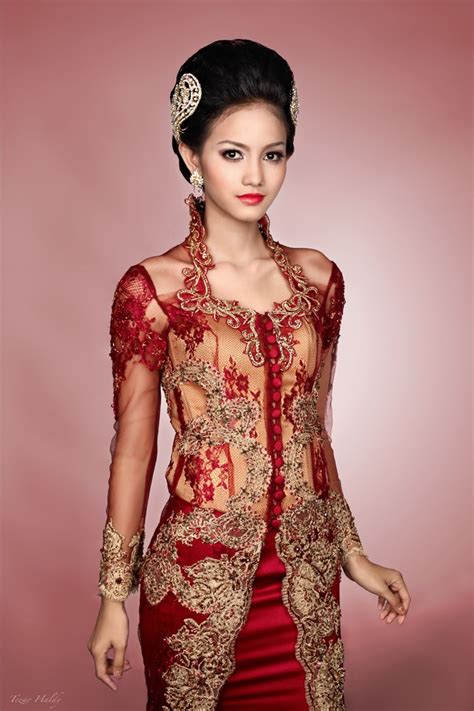 Baju Kebaya Merah